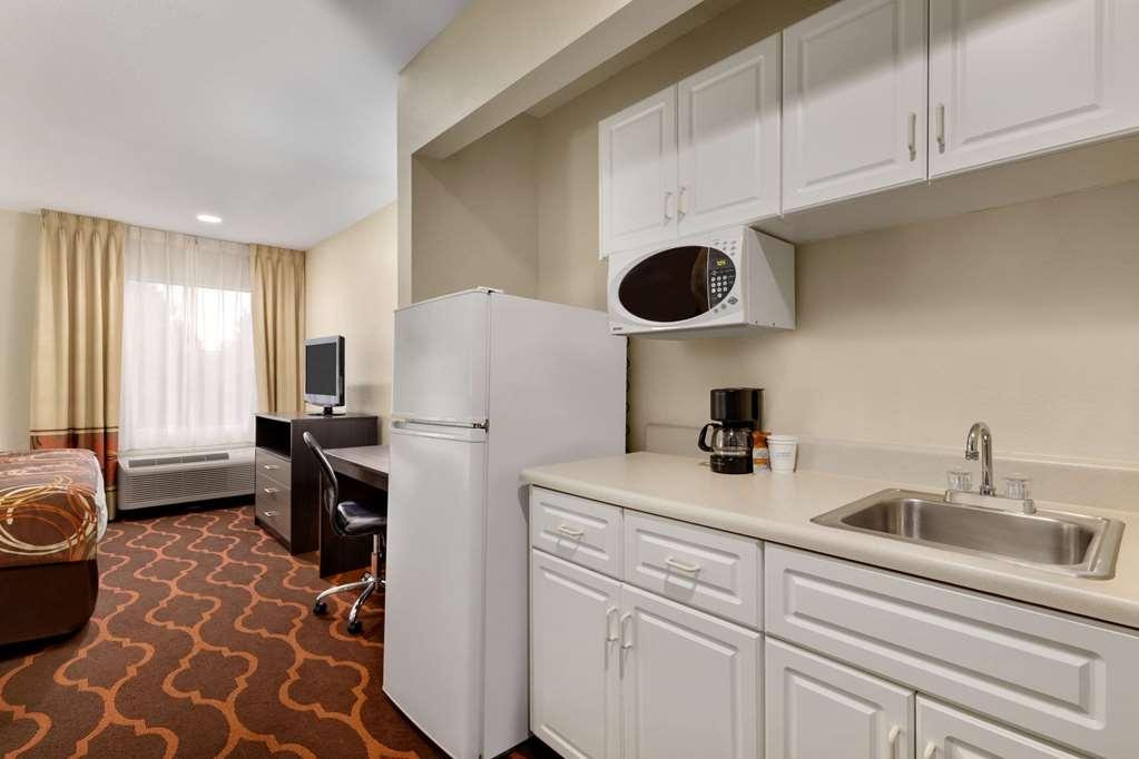 Baymont By Wyndham Grovetown Augusta Hotel Room photo