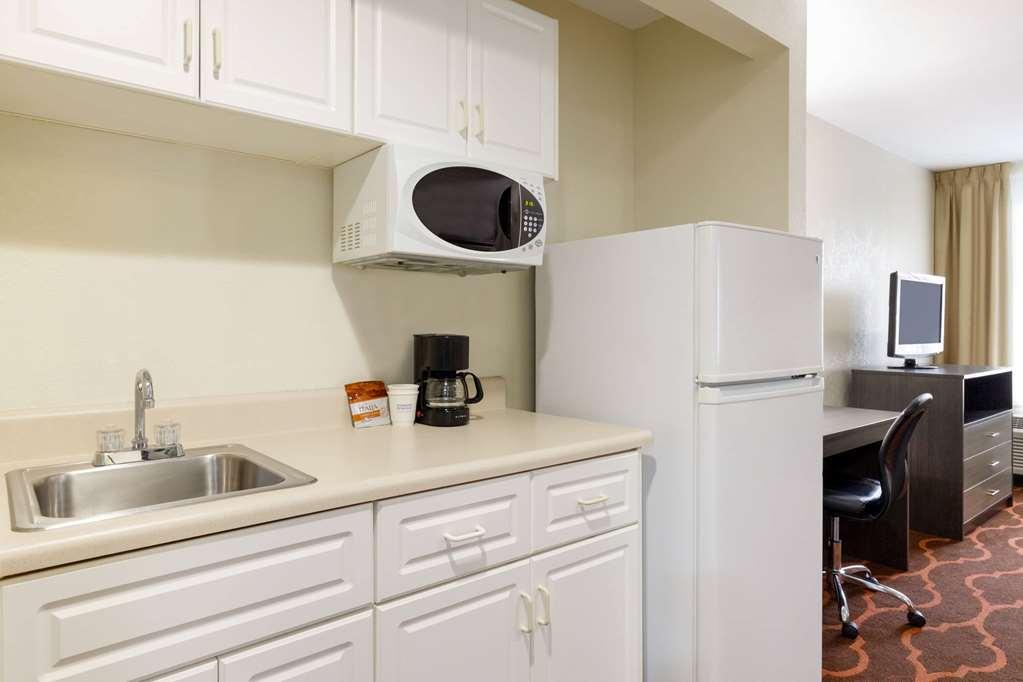 Baymont By Wyndham Grovetown Augusta Hotel Room photo